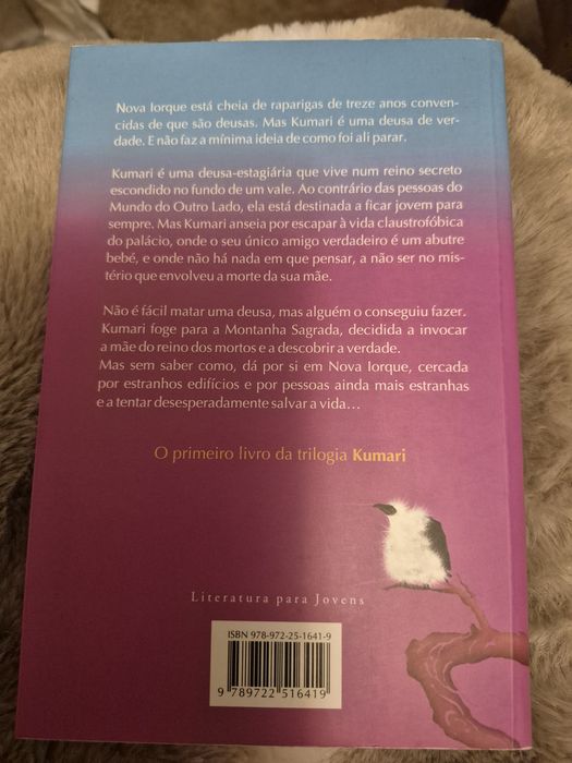 Livro Kumari Deusa de Gotham