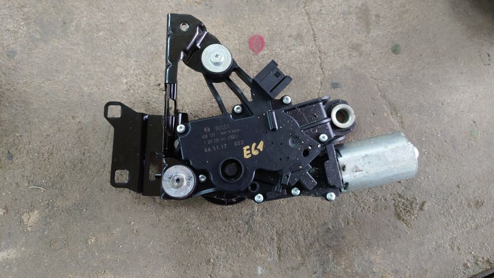 BMW E61 mechanizm wycieraczki tył