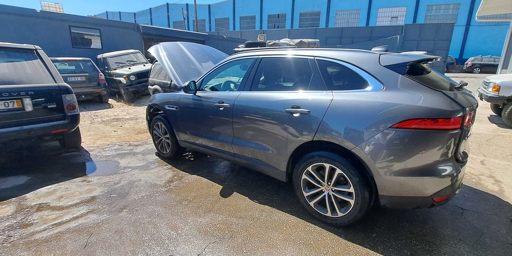 Jaguar F-Pace 2.0D Prestige Auto (2018) — Para Reparação Mecânica