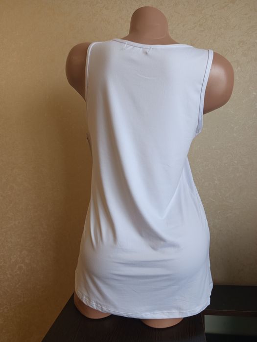 Женская белая майка Feathers Maternity .
