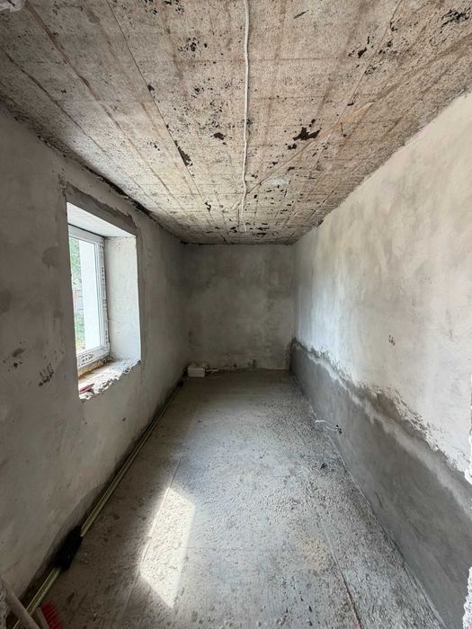 Будинок у Чернієві з ділянкою 15 сот