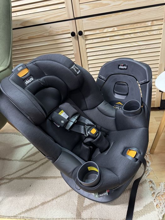 Chicco 0-36 кг поворотне 360 градусів