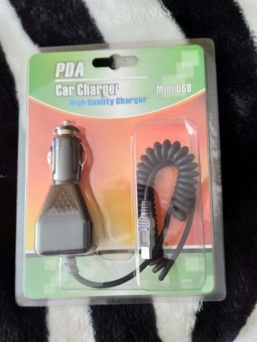 Ładowarka samochodowa