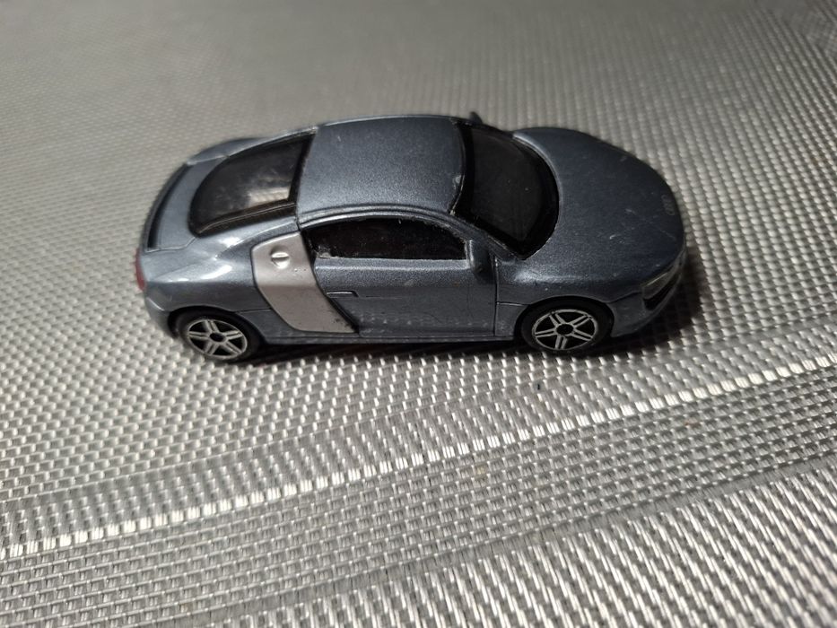 Bburago audi r8 model samochodu