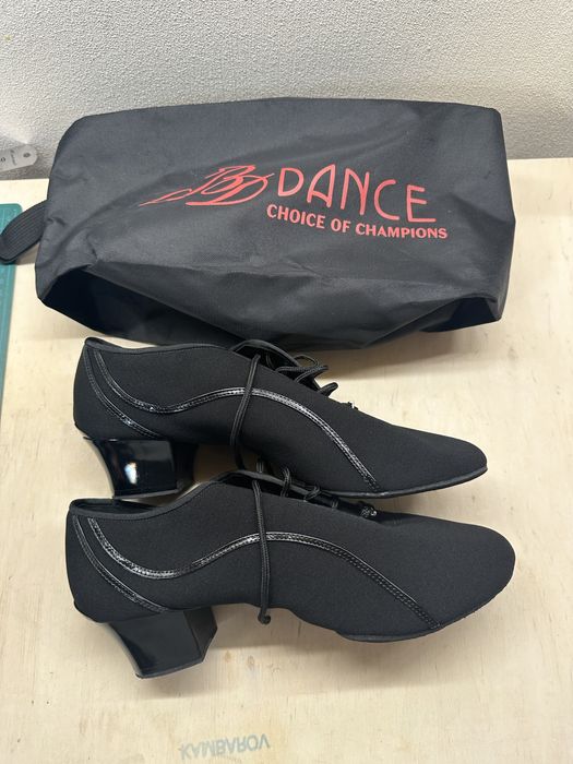 Чоловічі туфлі для Латино-американської программи