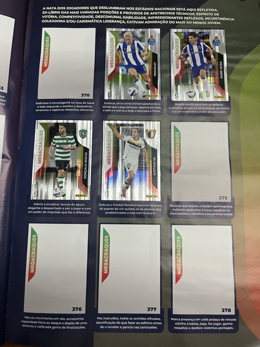 Caderneta Panini Futebol 2025/26 com 195 Cromos Colados (40%)