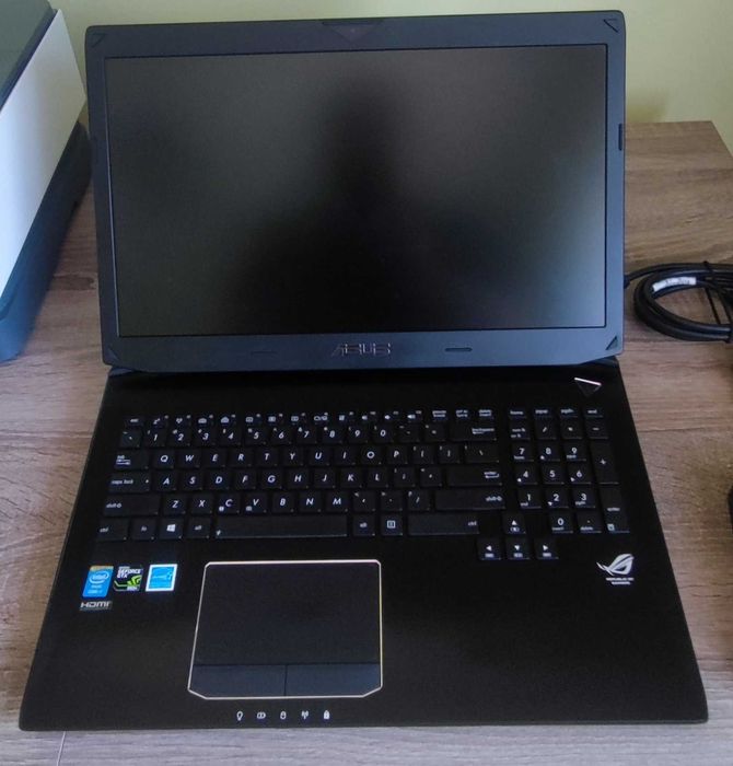 Asus G750JM Win10 24gb RAM 1250 ssd procesor i7
