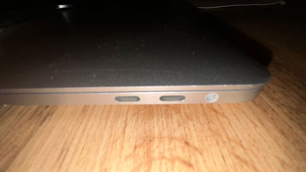 Apple macbook pro 13 i5 16 256 ssd 4 th touchbar nowa bateria 38cykli