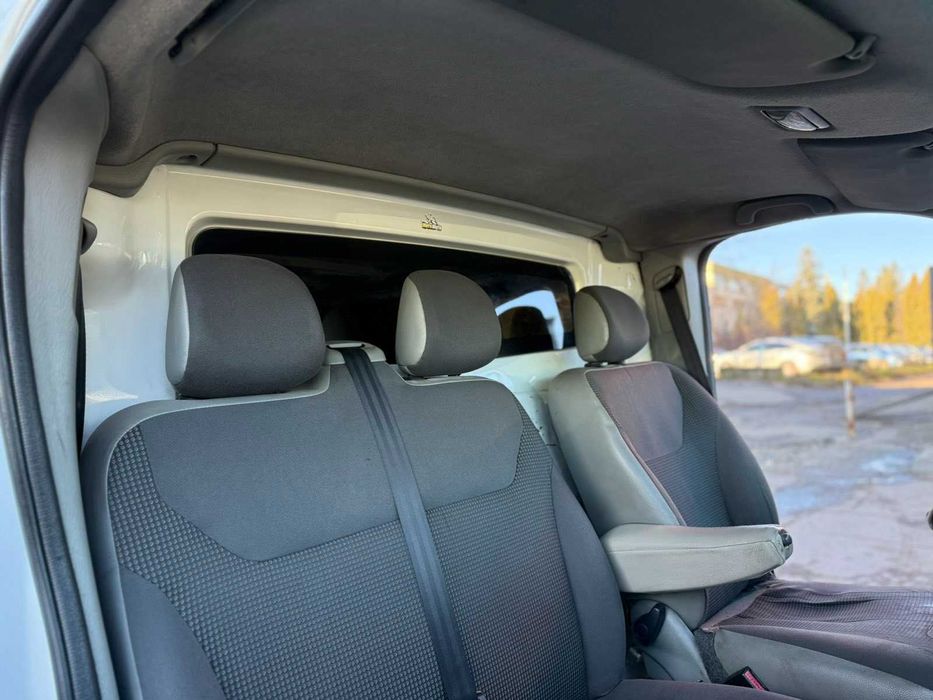 Вантажний бус Opel Vivaro 2009 Довга база