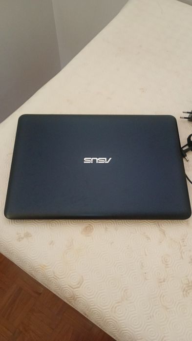Portátil Asus E402Y