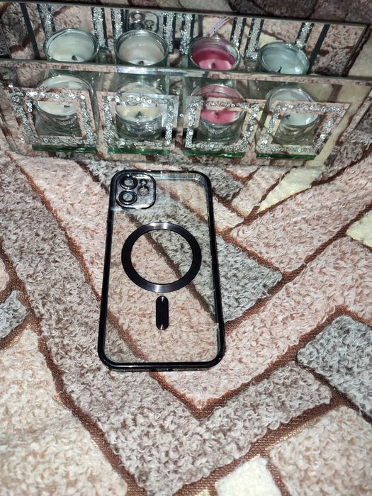 Чохли на iPhone 11