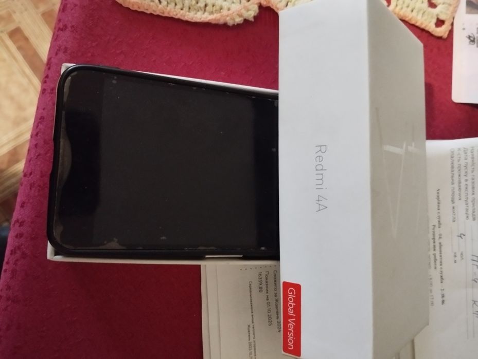 Продам два телефони чорний брали новий Redmi A4