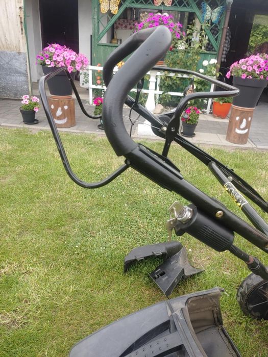 Kosiarka spalinowa jak nowa z napędem