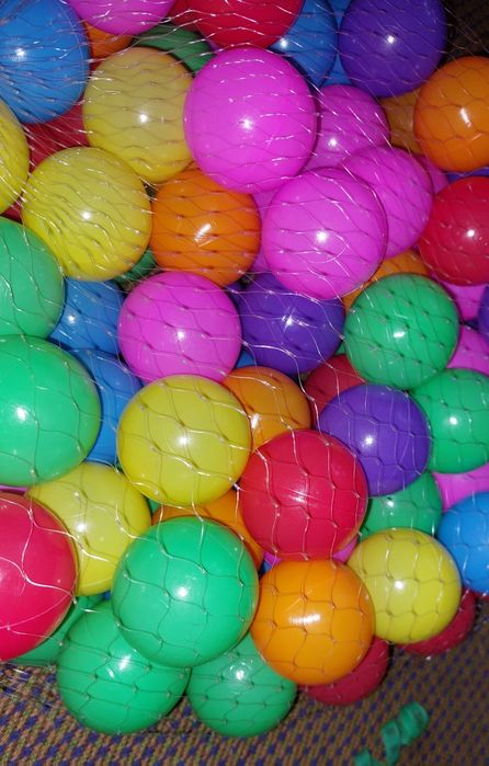 Кульки для сухого басейну. Шарики для сухого бассейна.