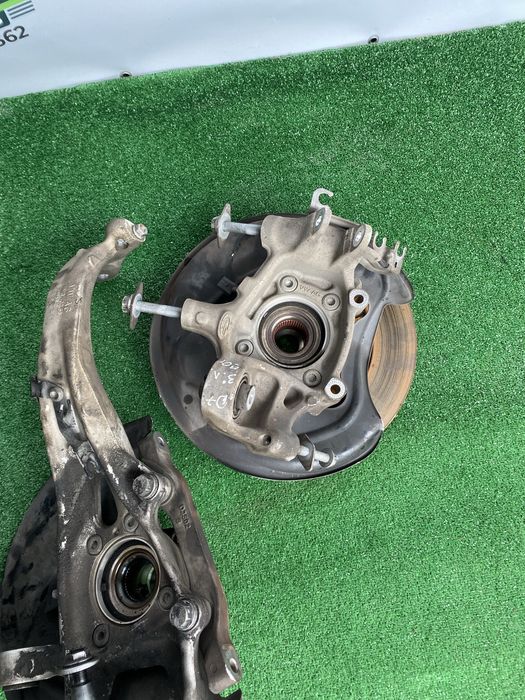 Audi q7 4m цапфа кулак передьня задьня ліва права