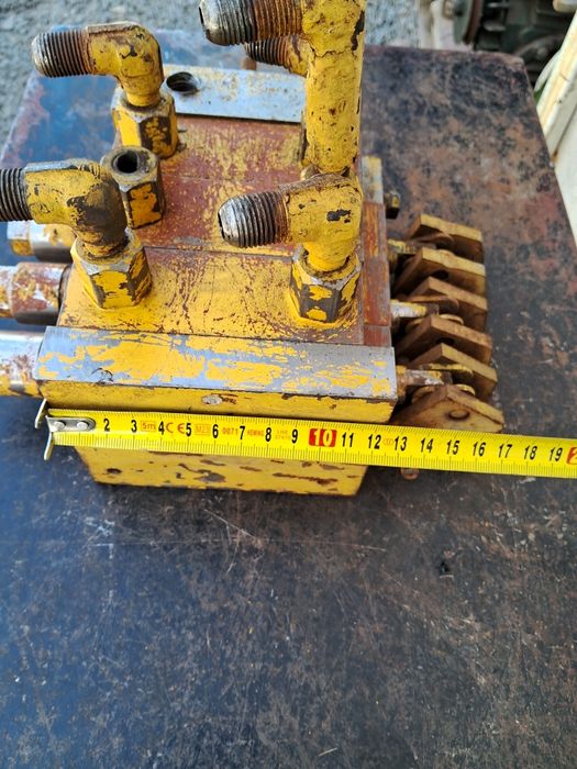 Гідророзподільник