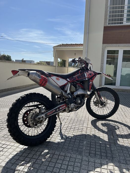 Husqvarna TE449 2011 – Super Rara | Matriculada | Excelente Estado