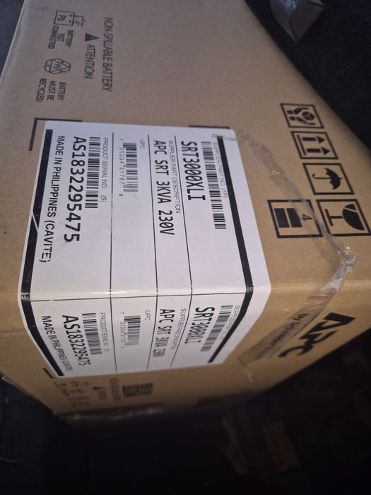 APC Smart-UPS SRT 3000VA (SRT3000XLI).