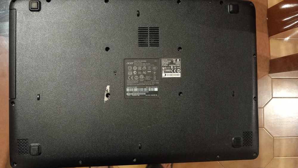 PC Acer Aspire ES1-512 para peças.