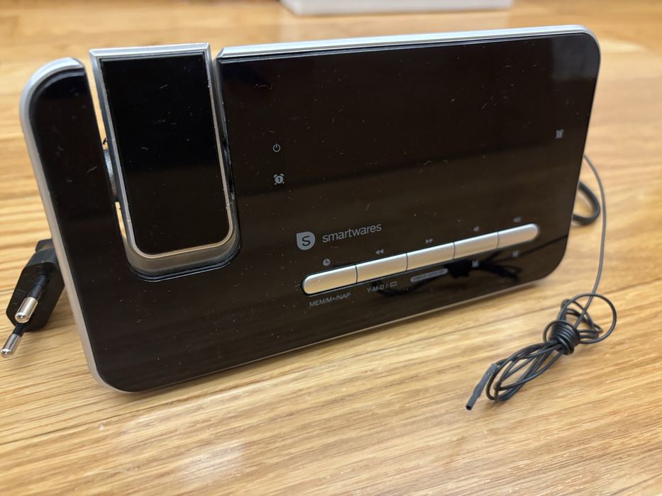 Rádio despertador Smartwares – bom estado