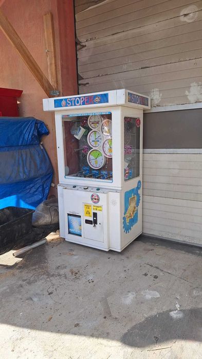 Urządzenie rozrywkowe, dystrybutor zabawek Stoper