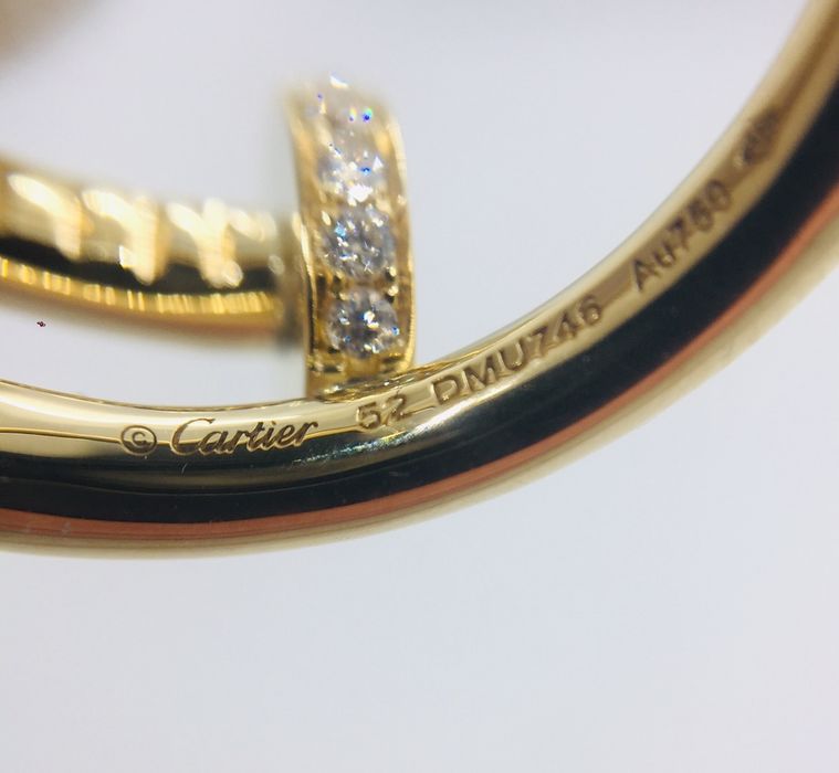 Золотое кольцо Cartier justе un clou ( Гвоздь ) с бриллиантами.