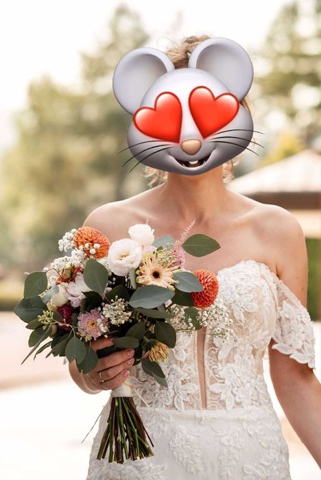 Suknia ślubna koronka