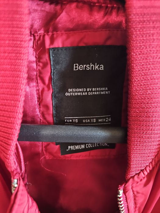 Kurtka czerwona Bershka