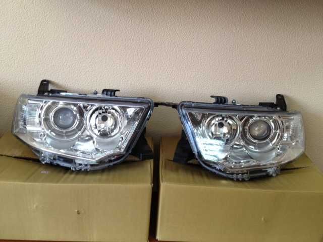 Фара Mitsubishi Pajero Sport 2009-2015 фары Паджеро Спорт 2