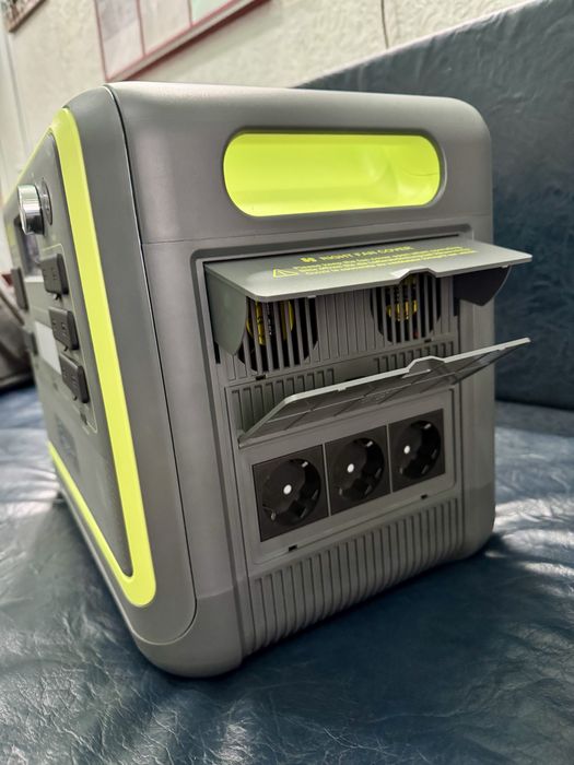 Зарядна станція Fossibot F2400 (2048 Вт·год / 2400 Вт) LiFePO4 / UPS