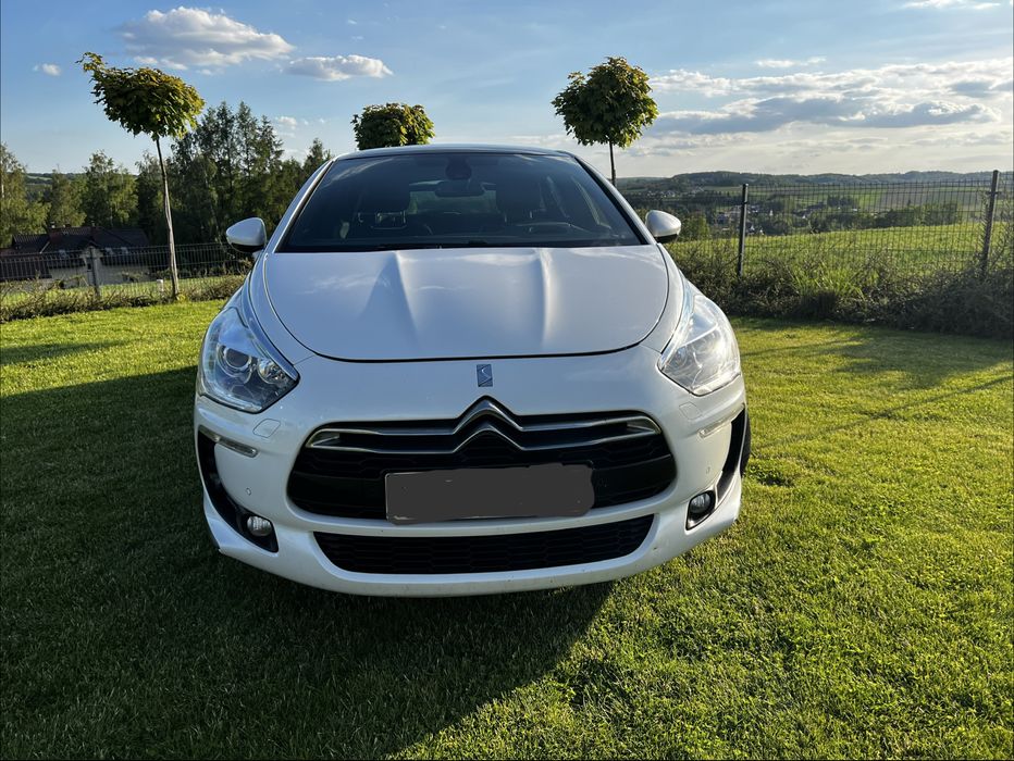 Citroen DS 5.  HYBRID 4 x 4