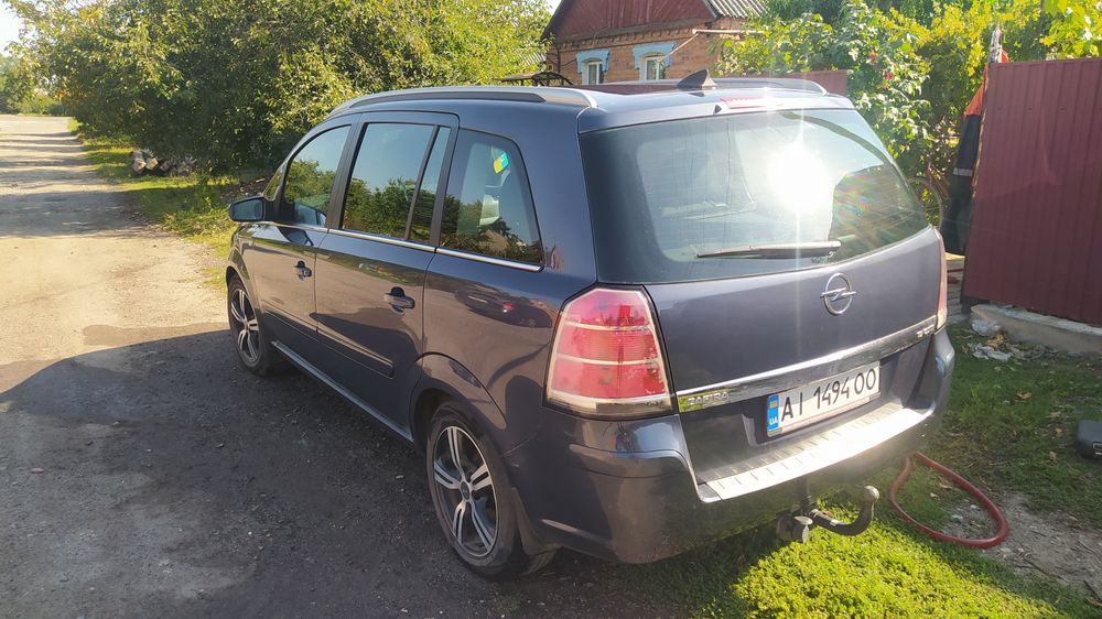 Продам авто опель зафіра б або обміняю на дешевше авто з вашою доплато