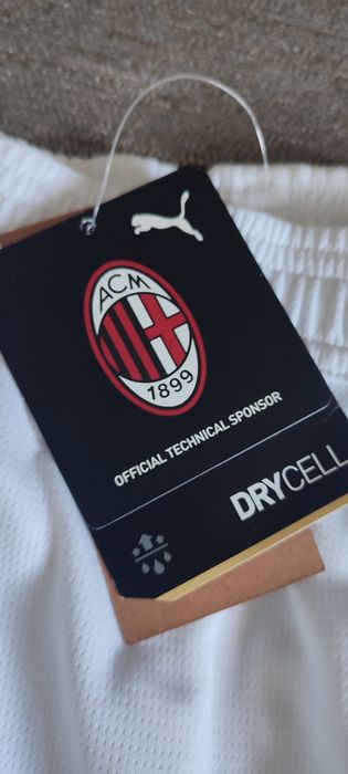 Calções oficiais AC Milan e Puma