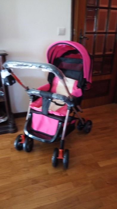 Berço e carrinho de bebé novos + ofertas