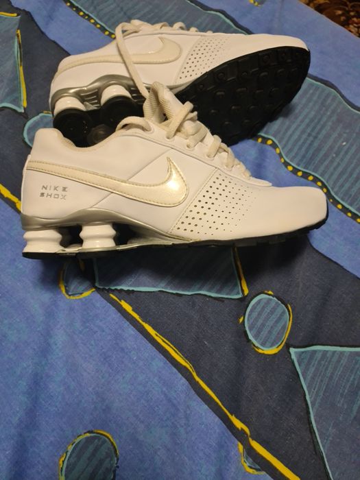 Женские кроссовки Nike Shox