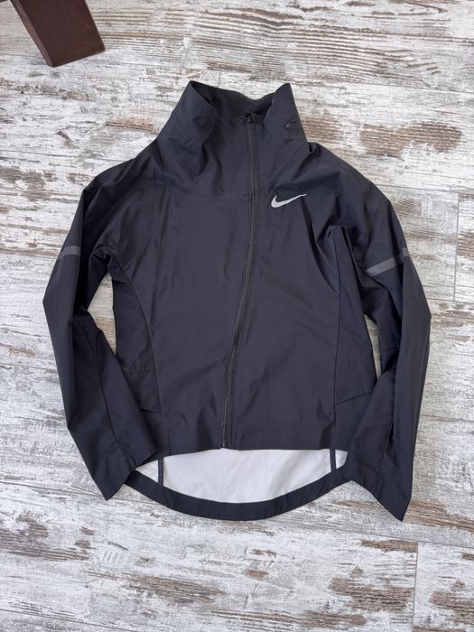 Вітровка Nike жіноча