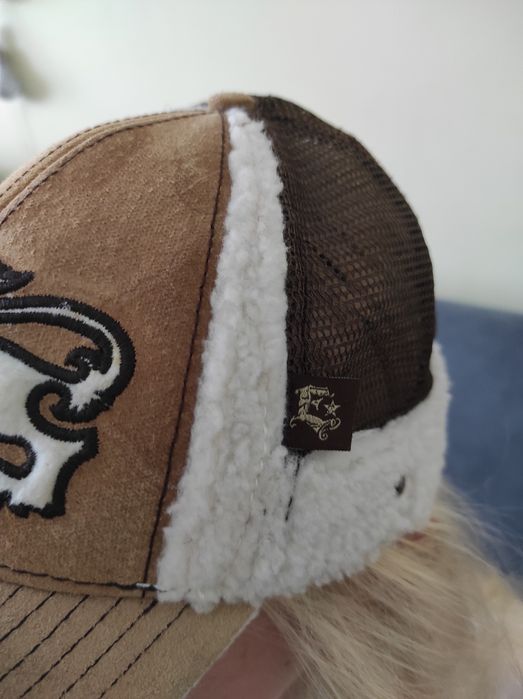 Czapka z daszkiem z  kożuszkiem vintage