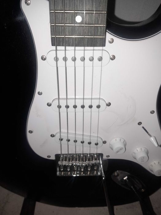 Guitarra eléctrica e Amplificador (novos)