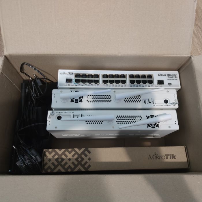 Комутатор MikroTik CRS125-24G-1S-2HnD-IN