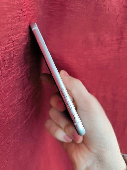 Apple iPhone XR 128 ГБ White Neverlock