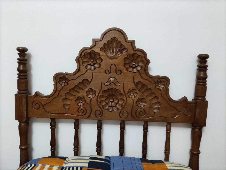 Mobília de quarto em madeira