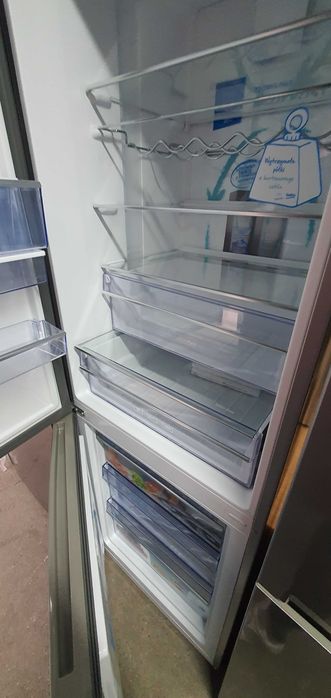 JANKI ul. Wspólna 6 Lodówka Beko CNA365EC0DX