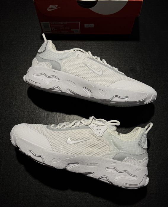 Кросівки Nike React Live GS, розмір 37, Оригінал!