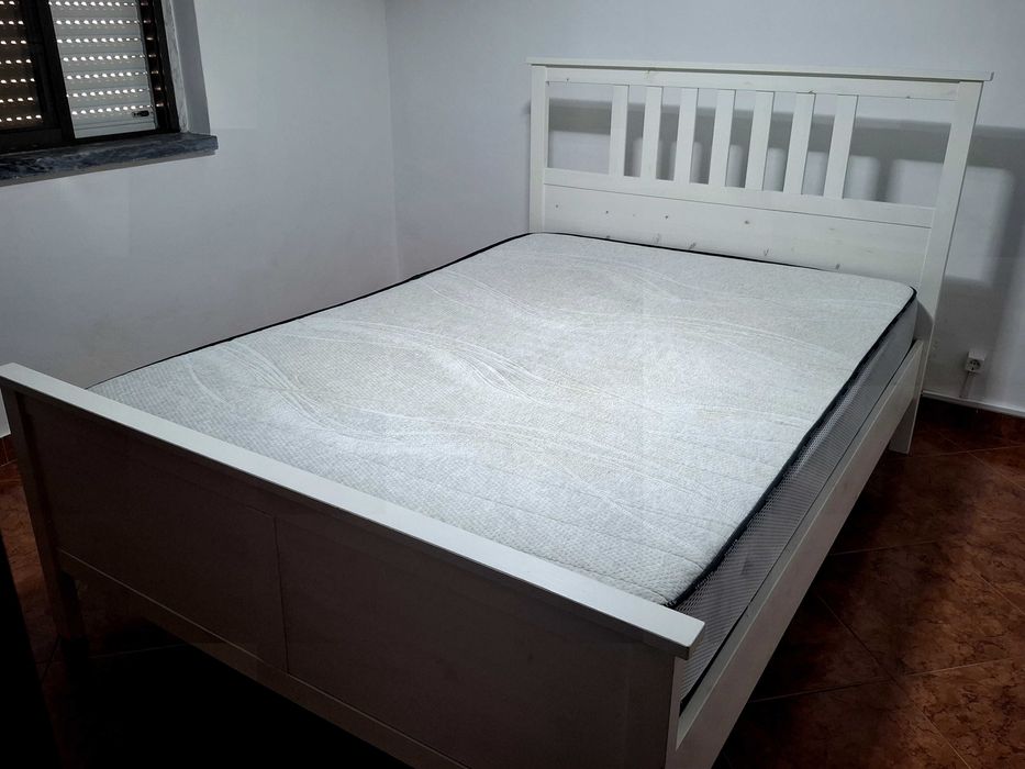 Cama de casal usada mas em otimo estado