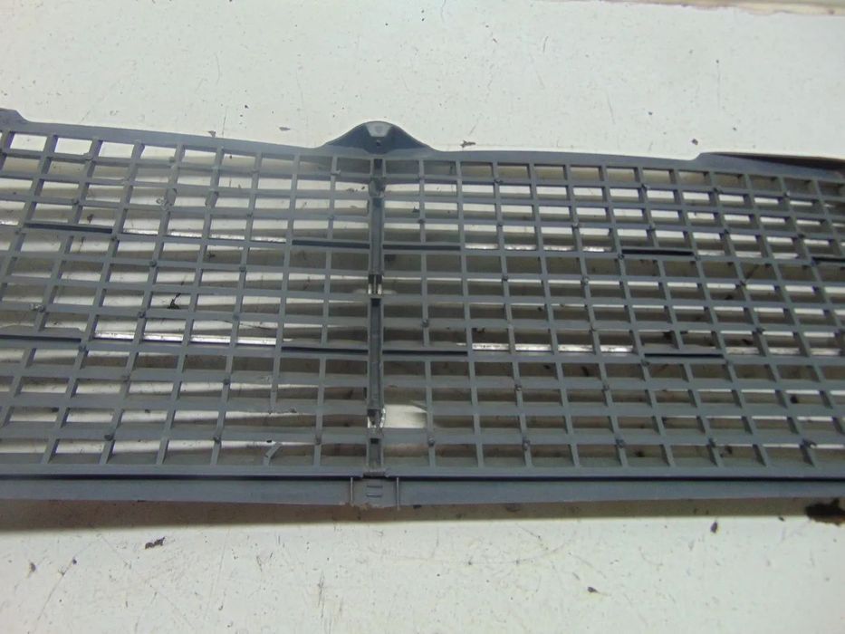 Mercedes W124 Grelha interior " nova de stock antigo