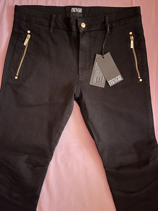 Wyprzedaż spodnie męskie Versace Jeans Couture.