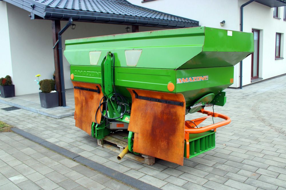 Rozsiewacz nawozów Amazone ZA-M MAX 1500 l + 3000 l LIMITER