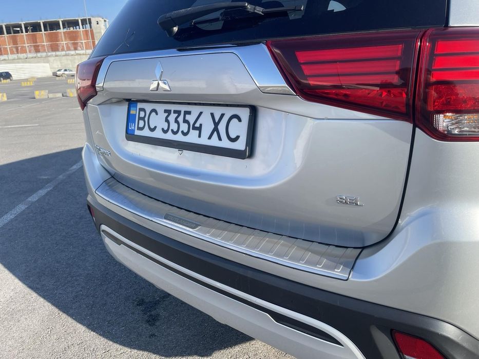 Mitsubishi outlander 3 sel 2020 рік