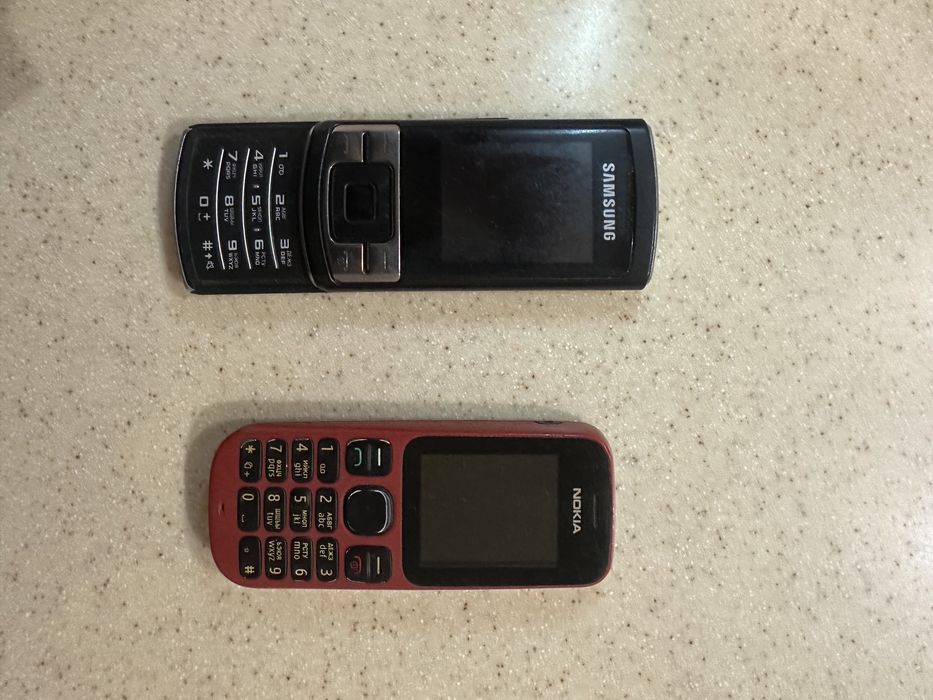 Мобильный телефонаф Samsung Nokia