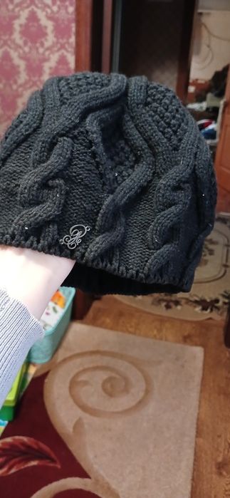 Шарф-хомут та два берети